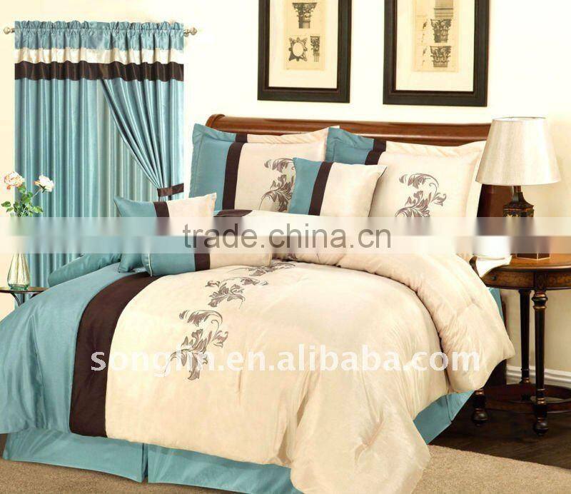 7Pcs Embroideried Comforter Set/Bedding Set
