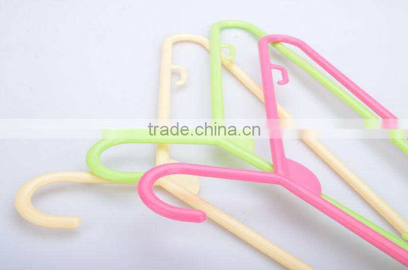 LEC-P5002 Standard Size Plastic Hanger