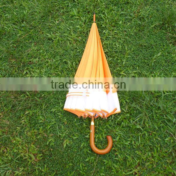 16 Panels Crooked Wonden Handle Wooden Shaft and Top Straight Umbrella