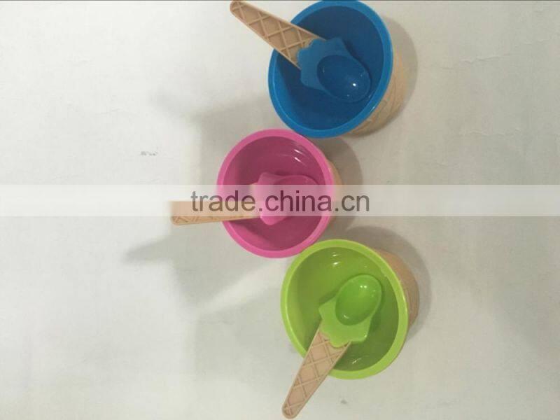 4pcs plastic ice cream mould freeze pops with spoons