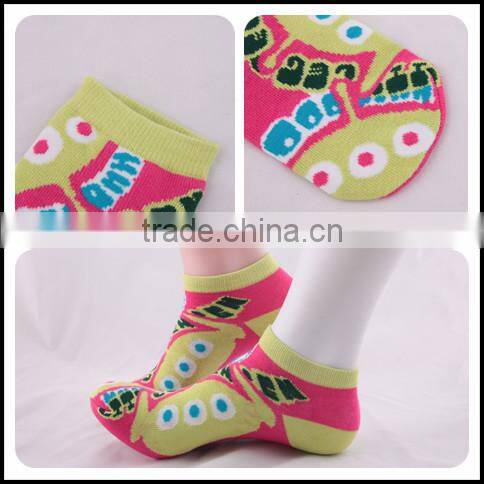 wholesale custom hot sale anti-bacterial ankle unisex cartoon tube socks