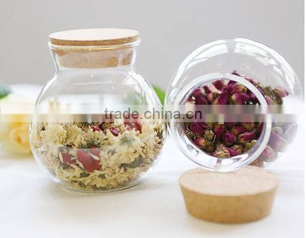 Glass tea-caddy n box in which tea is kept for daily use