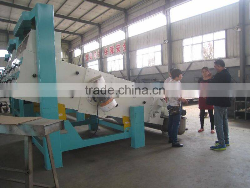 Automatic cleaning machine used for corn maize wheat