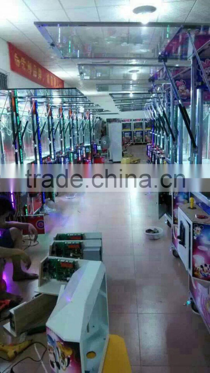 Hello Kitty Cheap prize vending game machine/ claw crane games machines