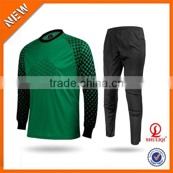2016 Wholesale long sleeve soccer uniform custom