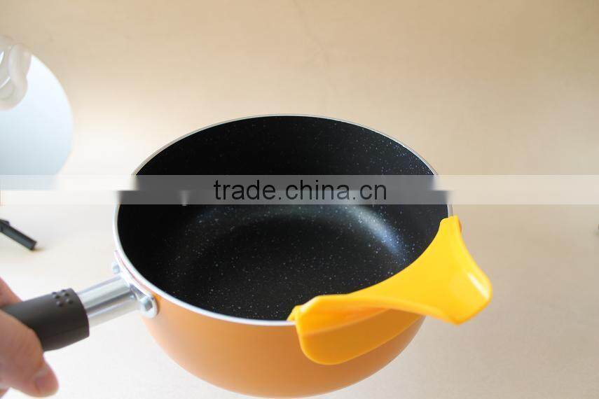 Silicone Slip-On Pour Spout, Plastic Pour Spout