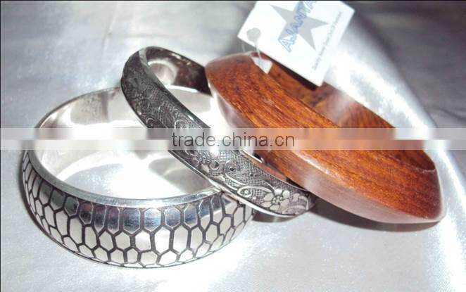 Turquoise Color Bone Chips Brass Bangle, Women Metal Bangle 11834