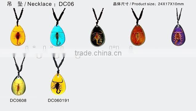 2016 Hot-selling novel gifts resin necklace with real insect