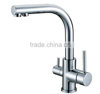 Classic chrome brass water tap