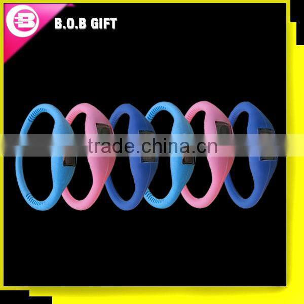 2015 newly style wholesale cheap silicone rubber strap watch