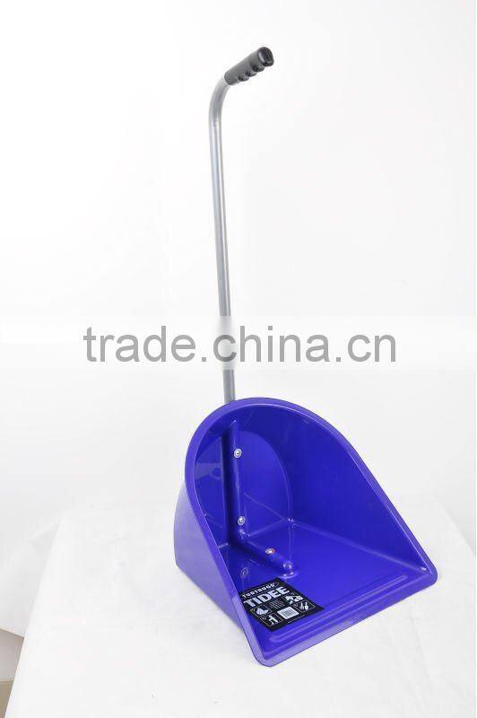 Manure scoop of horse yard equipment