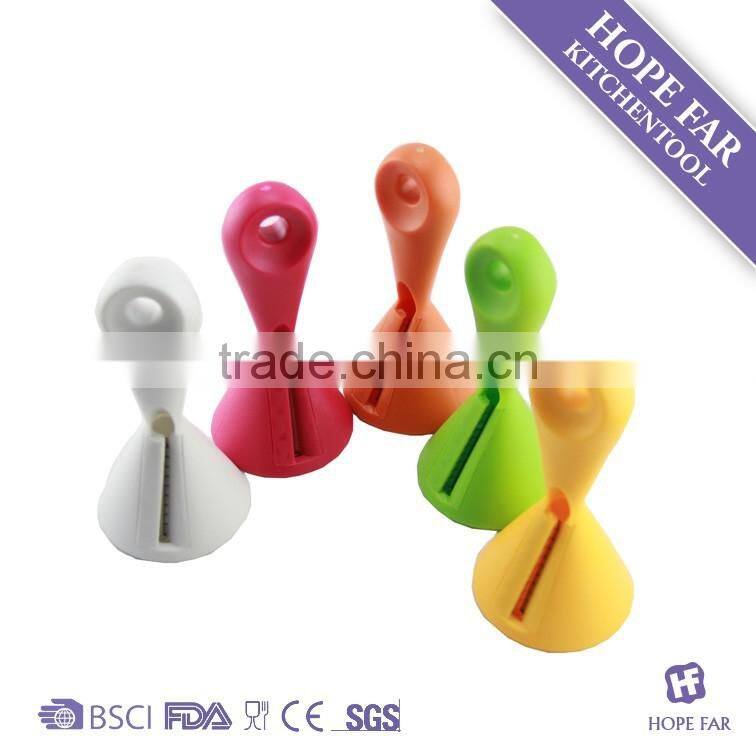 0600053 Promotional radish plastic vegetable peeler