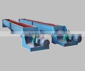 Screw conveyor for block granular material