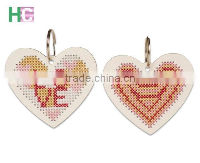 2017 new product wooden cross-stitch key chain for DIY