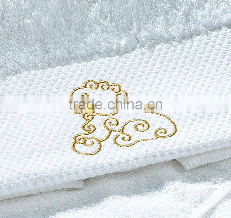 China Factory Wholesale Iso Certification Antibacterial Soft Luxury Bright Color Egyptian Cotton Hotel Towel 100% cotton embroid