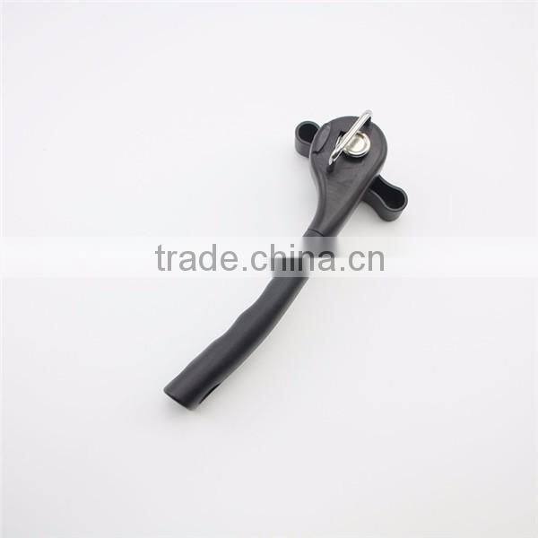 Side cut durable heavy duty can opener