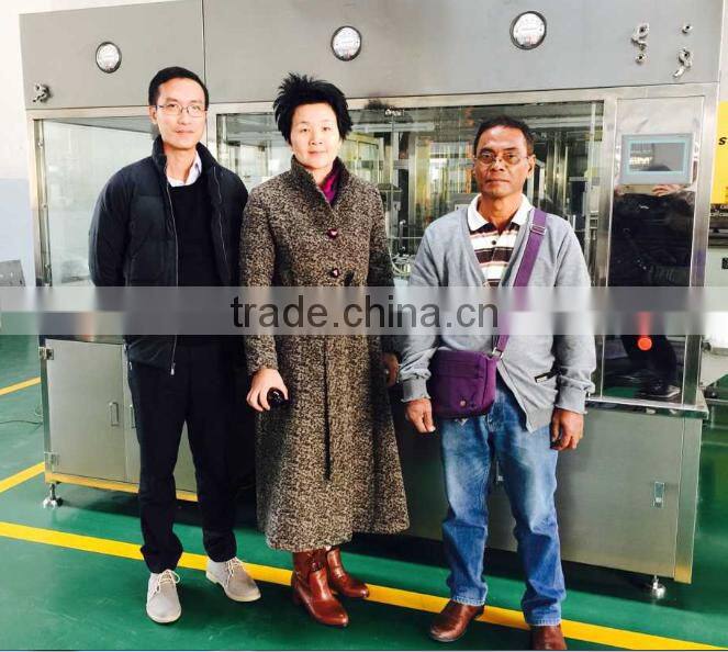 Automatic pharmaceutical syrup capping machine