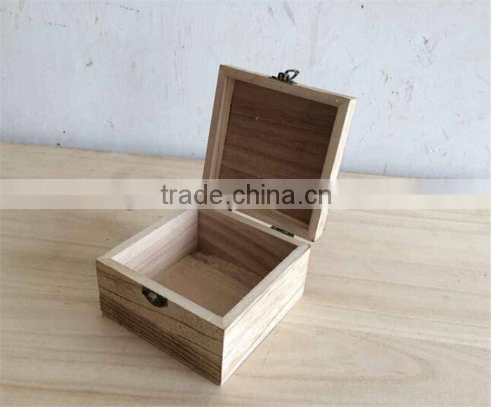 Old fashion wood bow tie packaging box