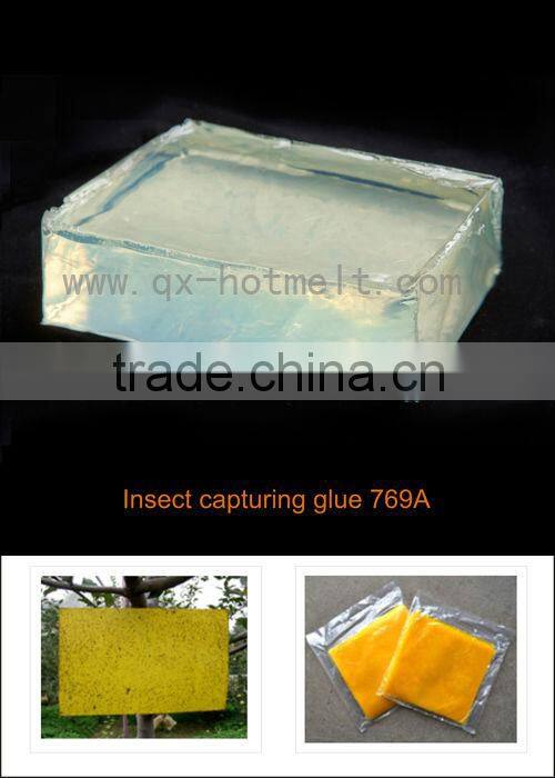 Excellent UV resistance insect capturing adhesive