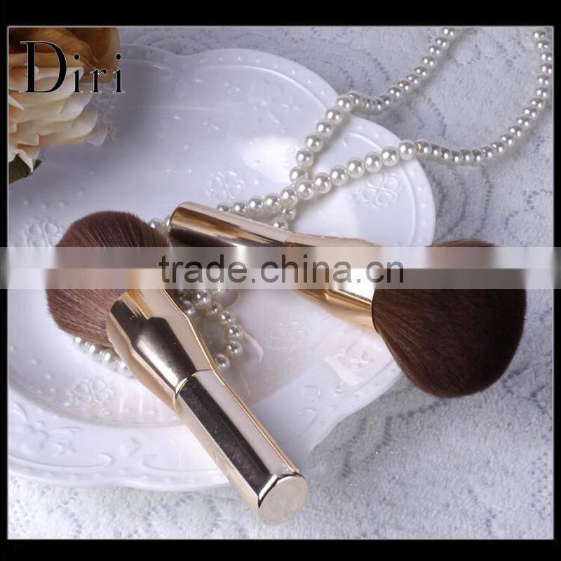 Unique short handle cosmetic tool foundation brush