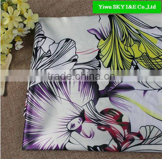 2015 New Design Floral Printing Satin Fabric for Ladies Garments