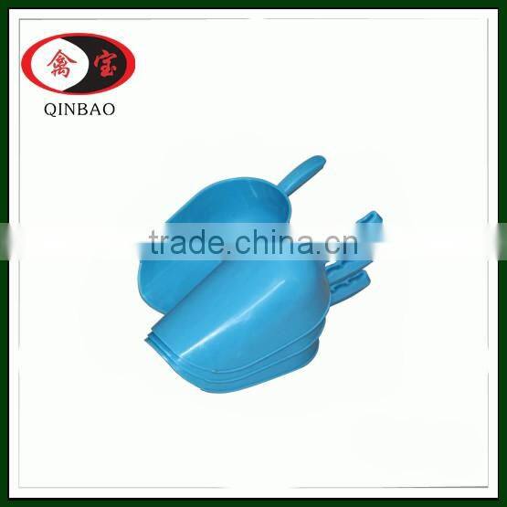 Wholesale New Type animal plastic food shovel for pig