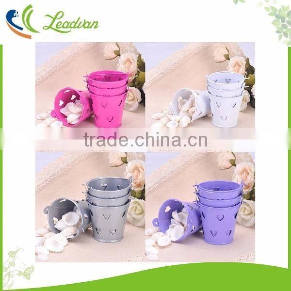 New design small candy buckets wedding pails party favor metal bucket with hollow hearts