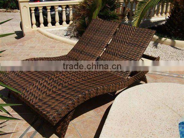 Modern PE rattan lounger