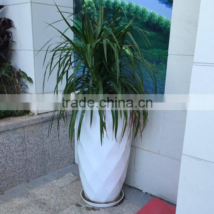 Fiberglass planter pot