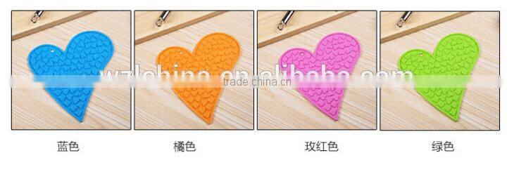 Wholesale new creative love heat pad anti-scald restaurant placemats silicone coasters