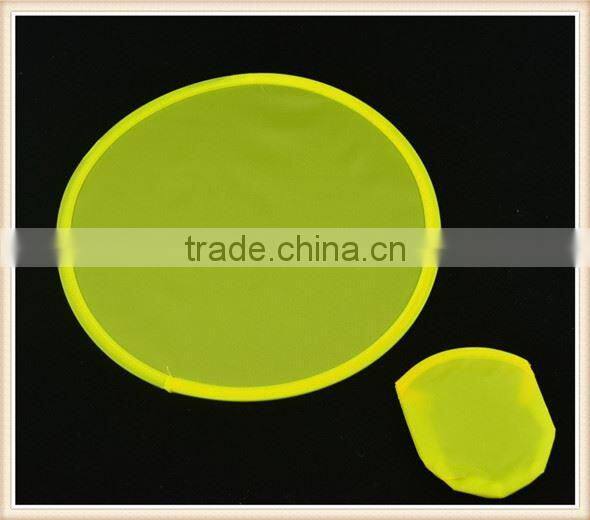 Promotional foldup plastic frisbee
