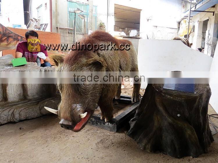 HLT Wild boar animatronic animals in Jungle book