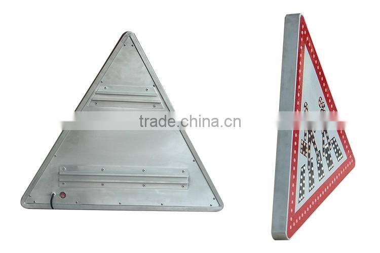 High quality visual distance 800M flashing light warning triangle