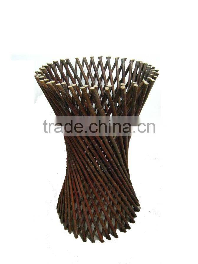 Expanding willow flower stand