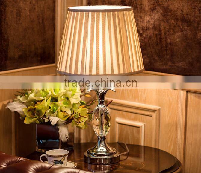 Concise design clear K9 crystal lamp body metal bottom table lamp