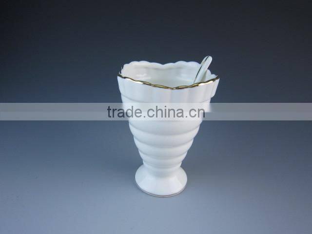 Luxury Fancy New Design Porcelain/Ceramic Type Ice Cream Cup And Spoon With Golden Rim