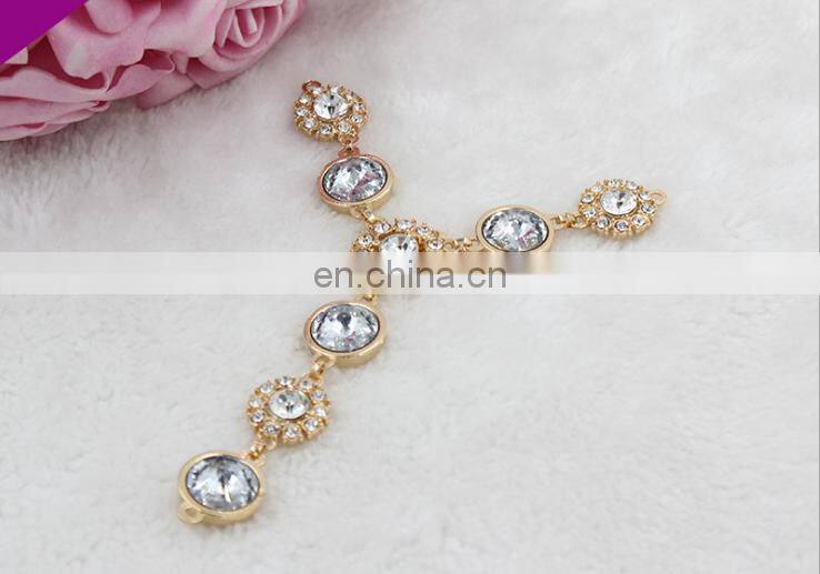 2016 fashion design acrylic shoe accressory with pearl decoration