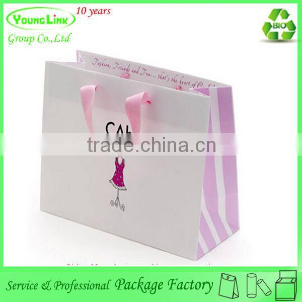 Fashionable luxury high quality paper bag with flower pattern