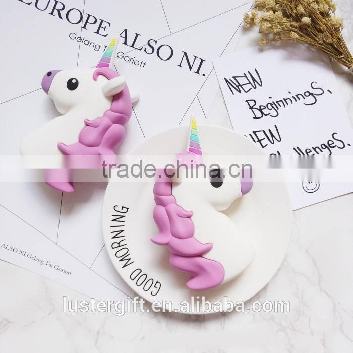 2016 Trending Products Christmas Gift 2600mAh 2200mAh 2000mAh Portable Mobile Charger Silicon Carton Spirit Unicorn Power Bank
