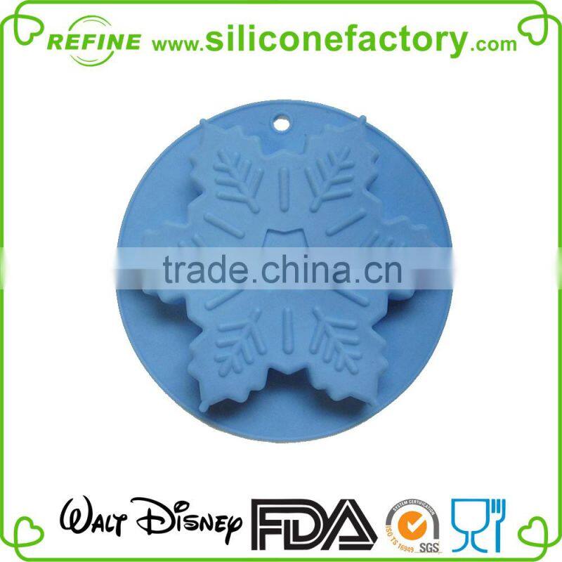 FDA & LFGB confirmed silicone Christmas cake mould in snowflake shape
