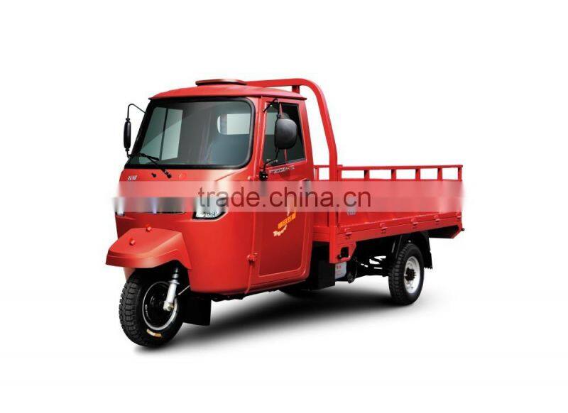 three wheel motor tricycle with closed cabin for cargo