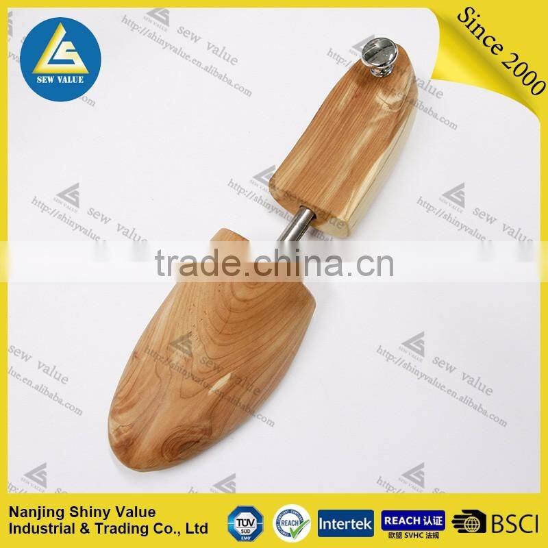 Adjustable shoe expanding usage wooden type shoe strether red cedar wood shoe tree in good scent