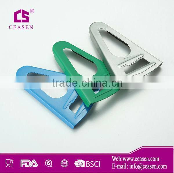 corkscrew can opener