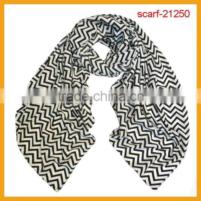 2014 wholesale fashionable square chiffon scarf