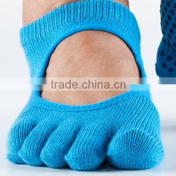 performance five toe anti slip socks