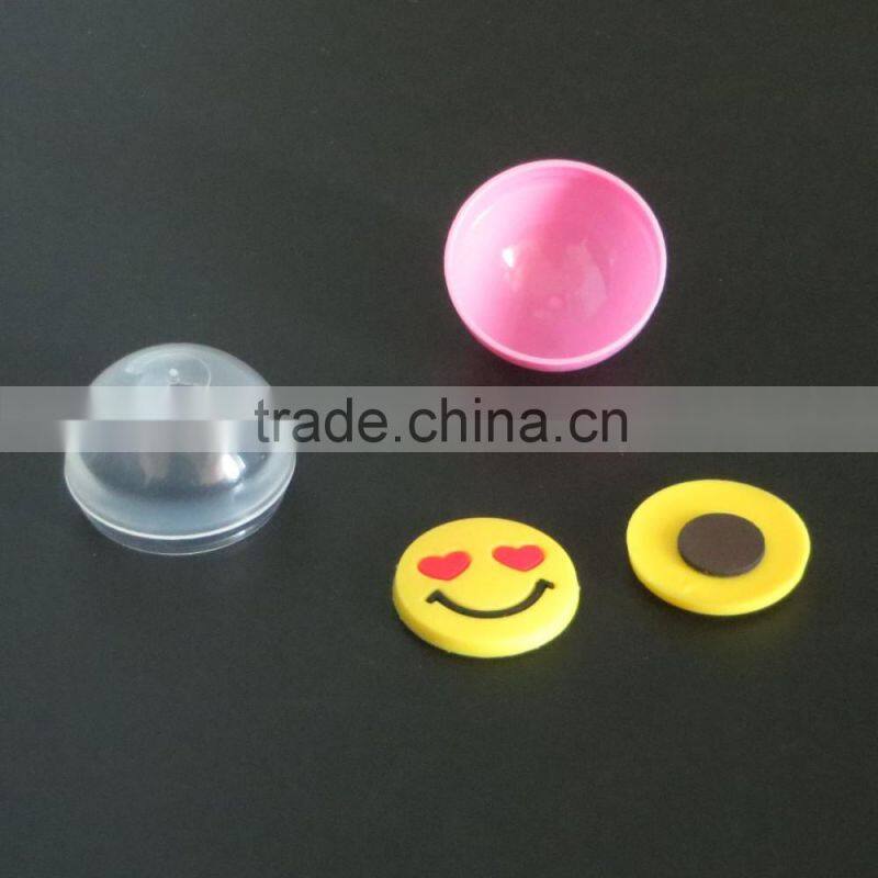 Promotional Small Key ring Smile Cute PVC Key chain in Plastic Egg Decoration
