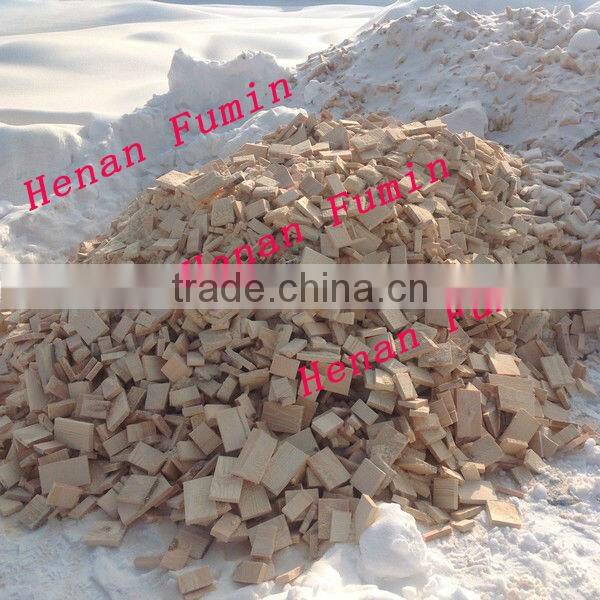High capacity wood chipping machine