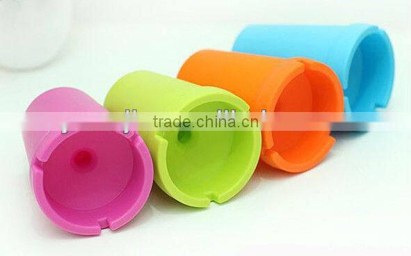 Supply Large capacity double candy color ashtray