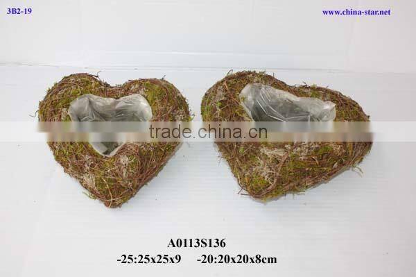 boat shape planter with moss