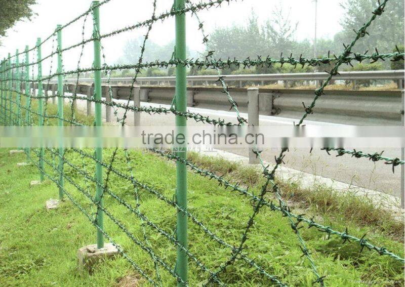 Low price green color barbed wire for construction
